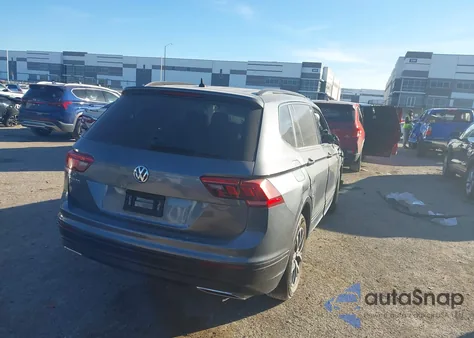 2019 Volkswagen Tiguan 2.0T Se/2.0T Sel/2.0T Sel R-Line/2.0T Sel R-Line Black из США, поврежденный, VIN 3VV3B7AX2KM063310